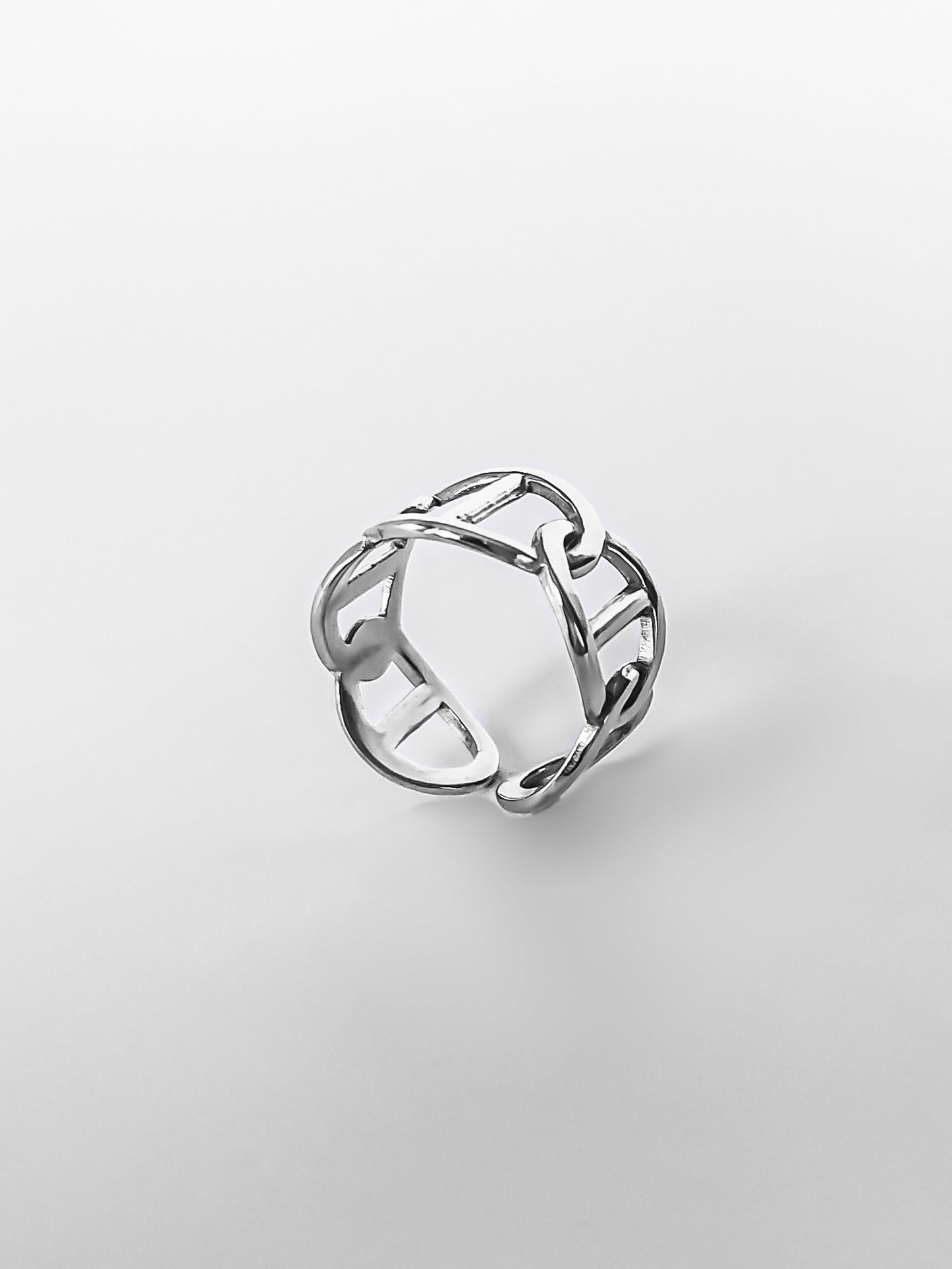 Diana ring